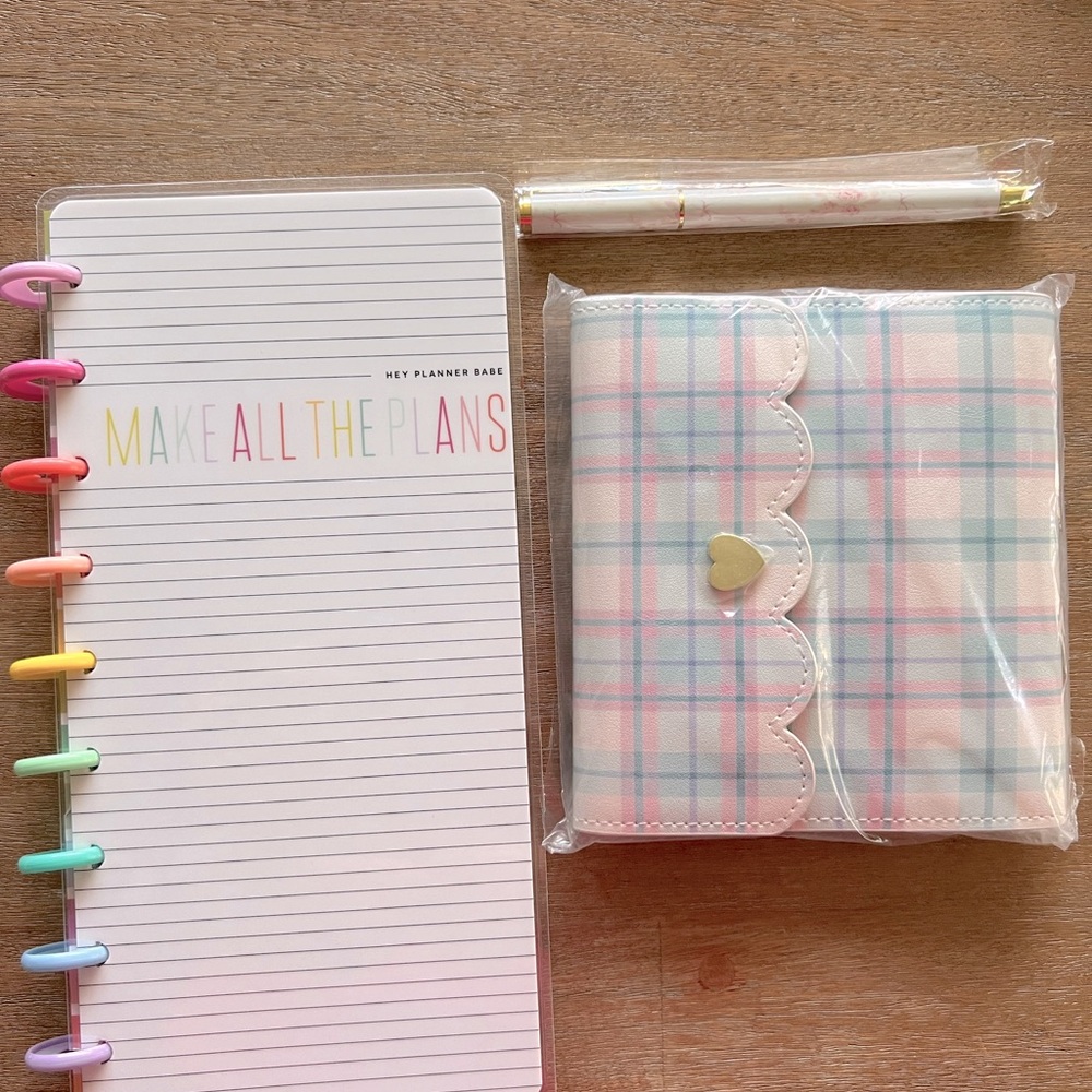 NWT skinny happy planner ,simply gilded album and simply gilded pen.
